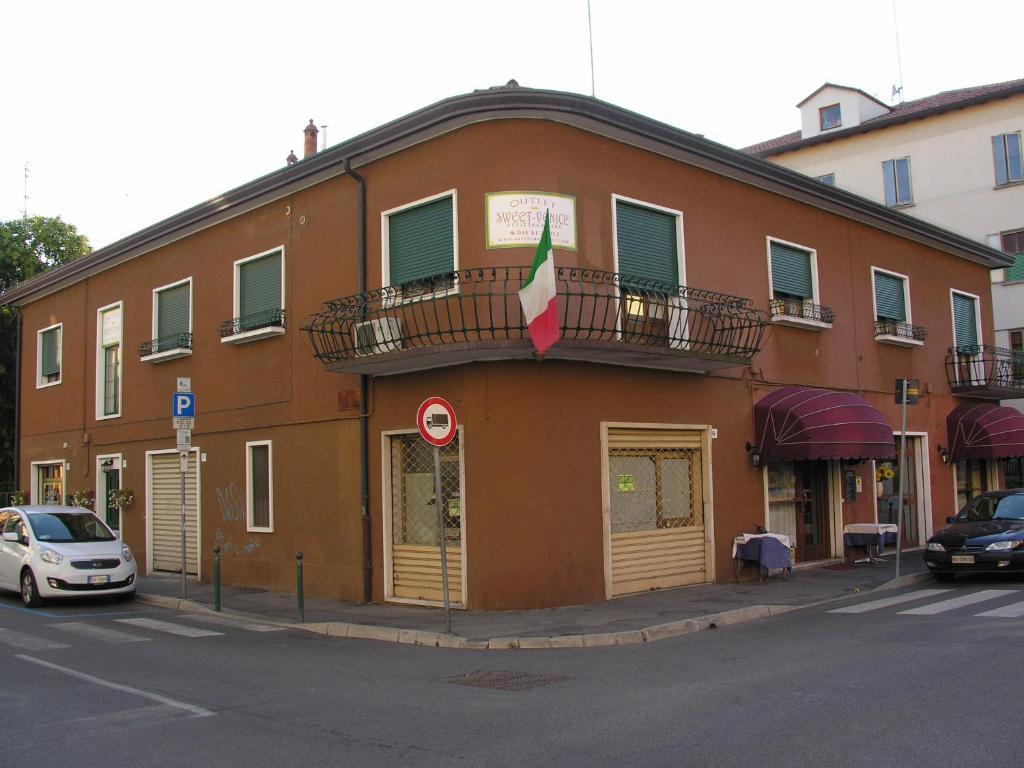 Outlet Sweet Venice Mestre Exterior photo